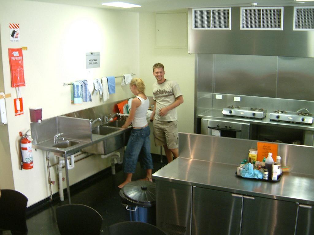 Base Brisbane Embassy Hostel Екстериор снимка
