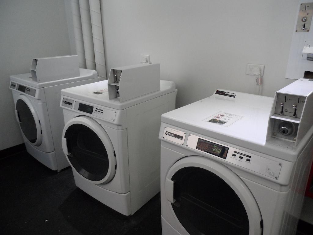Base Brisbane Embassy Hostel Екстериор снимка