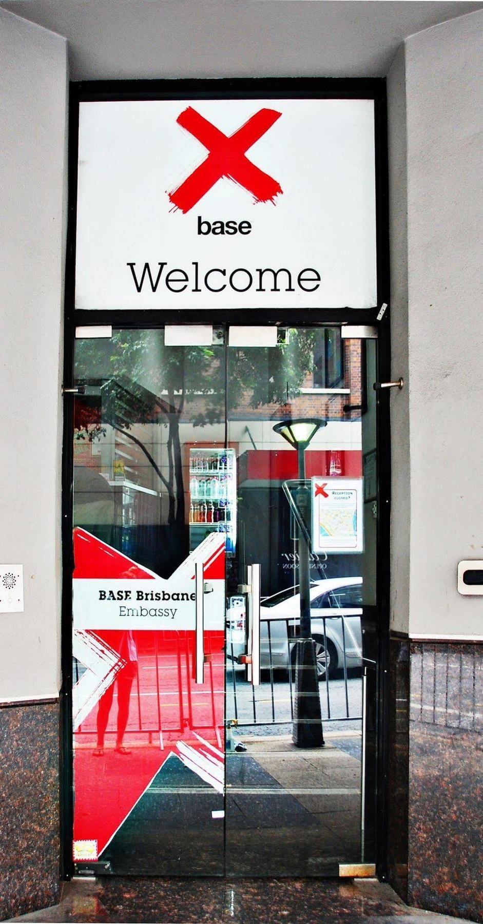 Base Brisbane Embassy Hostel Екстериор снимка