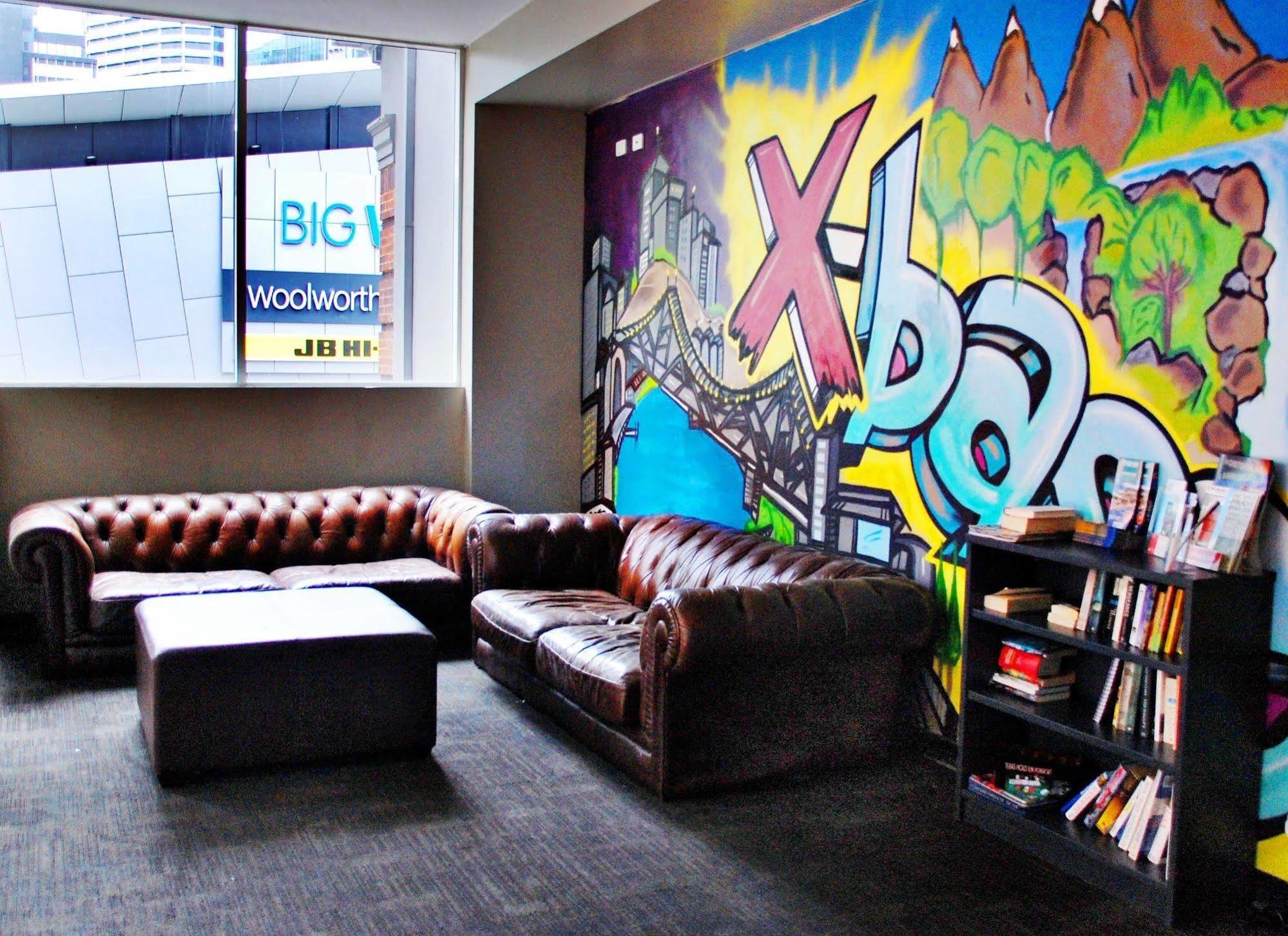 Base Brisbane Embassy Hostel Екстериор снимка
